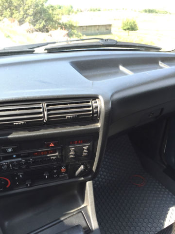 1991 White BMW 3-Series Coupe