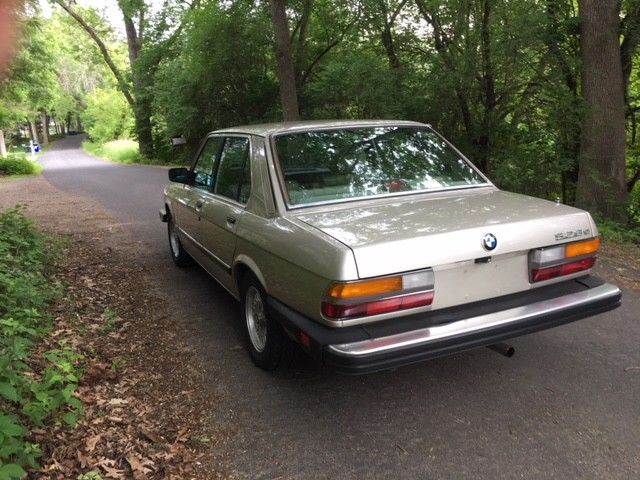1986 Bronzit BMW 5-Series 4 door sedan