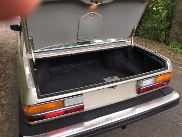 1986 Bronzit BMW 5-Series 4 door sedan