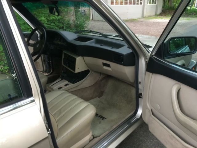 1986 Bronzit BMW 5-Series 4 door sedan