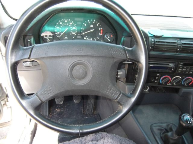 1993 Black BMW 5-Series Sedan