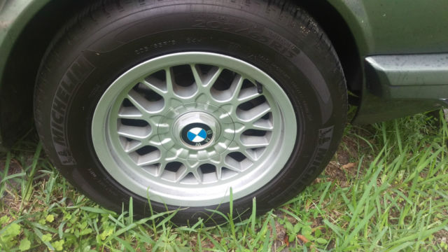 1984 Black BMW 5-Series Sedan