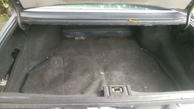 1984 Black BMW 5-Series Sedan