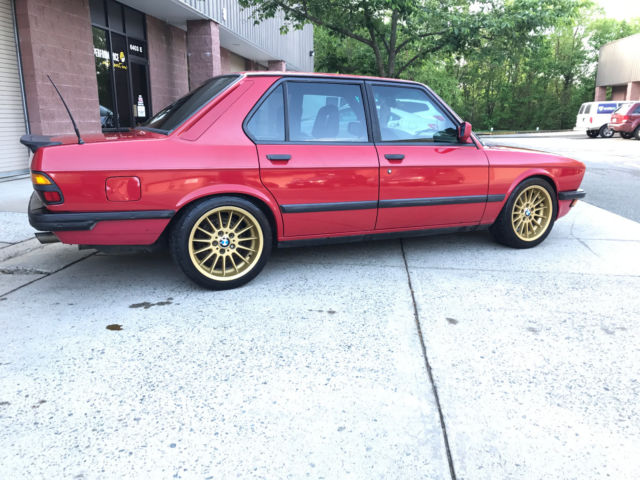 1987 Red BMW 5-Series Sedan