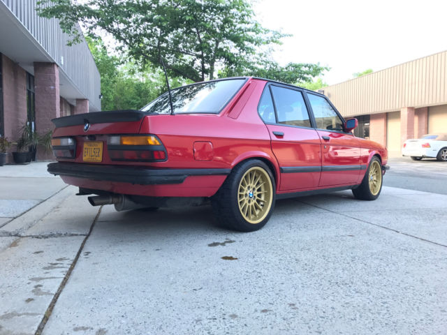 1987 Red BMW 5-Series Sedan