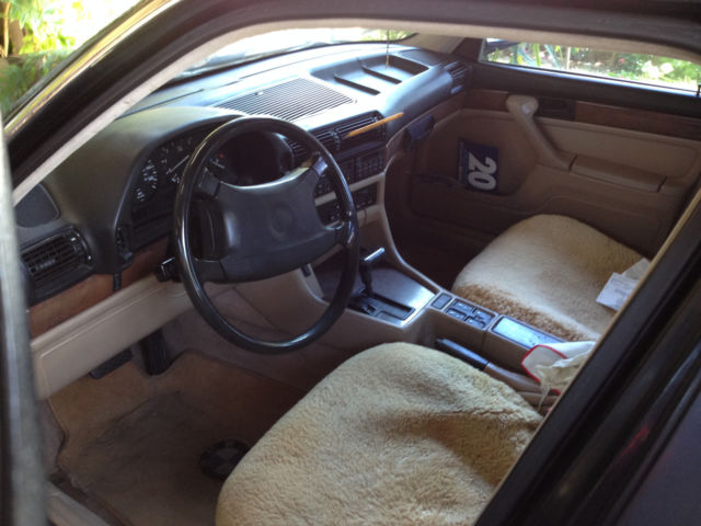 1990 Black BMW 7-Series Coupe