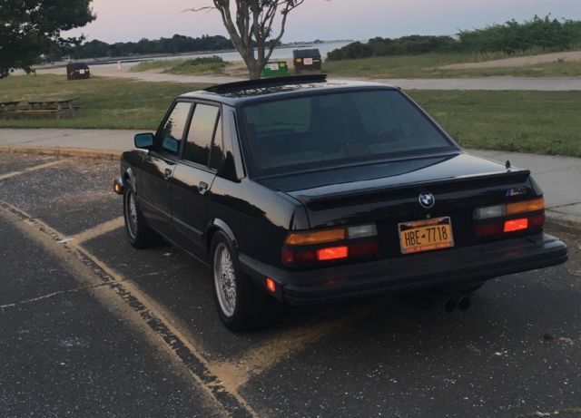 1988 BMW M5 Sedan
