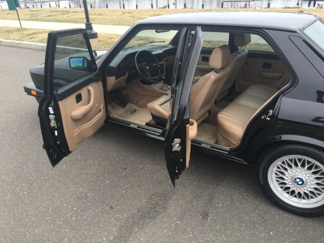 1988 BMW M5 Sedan