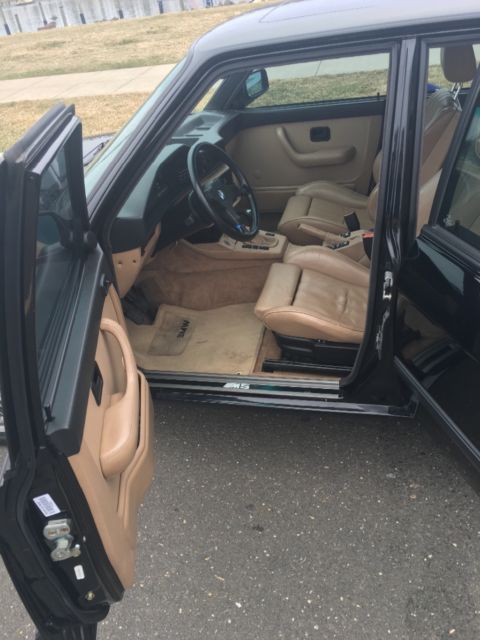 1988 BMW M5 Sedan