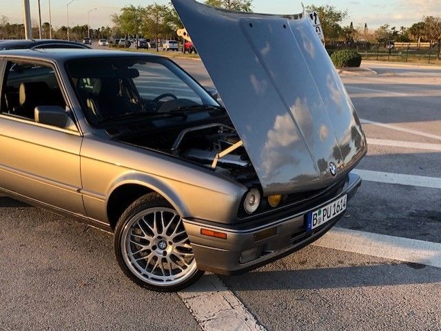 1990 Gray BMW 3-Series Coupe