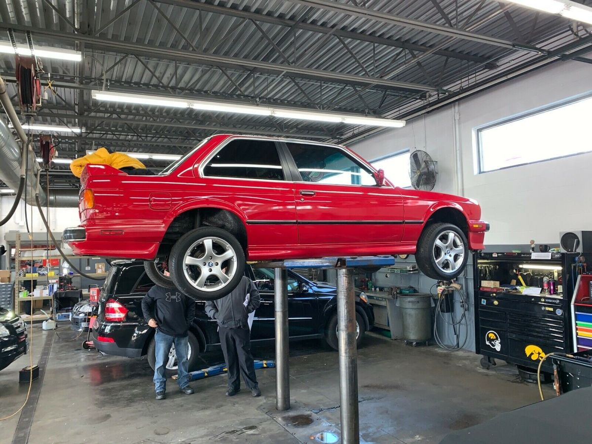 1987 Zinnoberrot BMW 3-Series Coupe