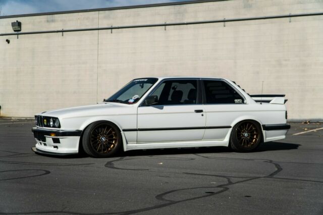 1987 White BMW 3-Series Coupe