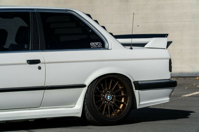 1987 White BMW 3-Series Coupe