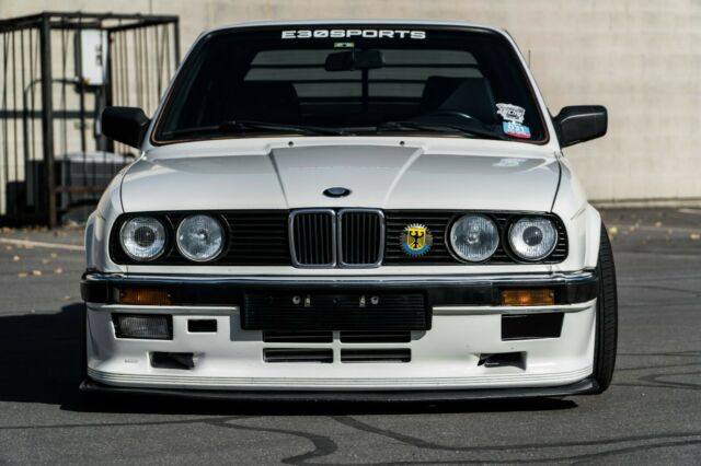 1987 White BMW 3-Series Coupe