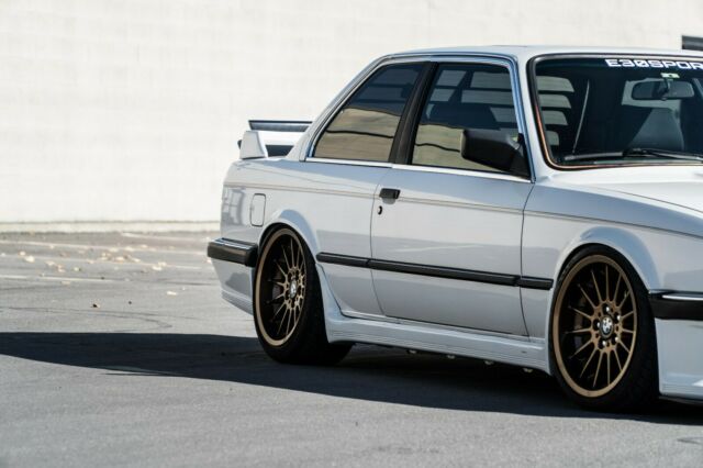 1987 White BMW 3-Series Coupe