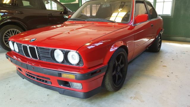 1989 Red BMW 3-Series Coupe