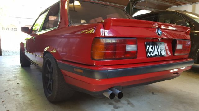 1989 Red BMW 3-Series Coupe