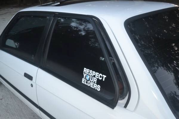 1988 White BMW 3-Series Coupe