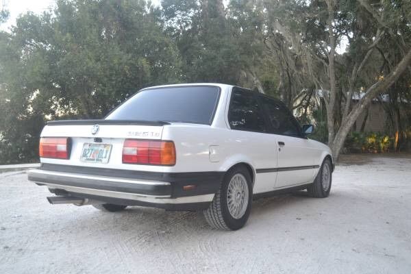 1988 White BMW 3-Series Coupe