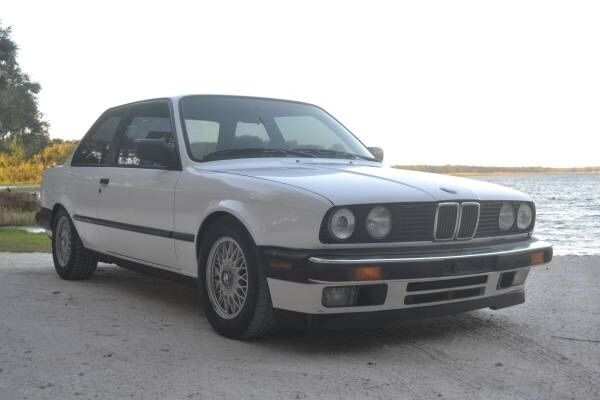 1988 White BMW 3-Series Coupe