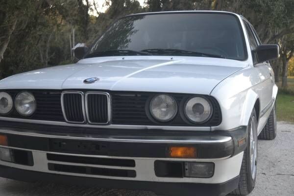1988 White BMW 3-Series Coupe