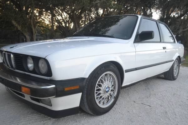 1988 White BMW 3-Series Coupe