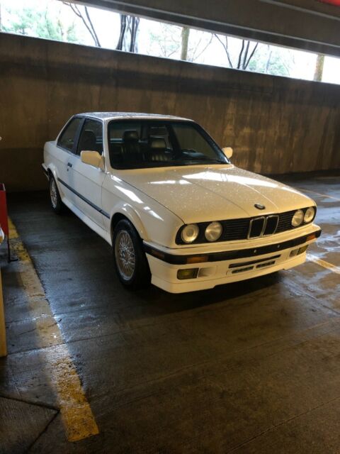 1991 White BMW 3-Series Coupe