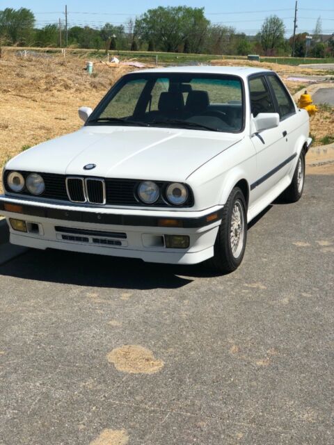1991 White BMW 3-Series Coupe