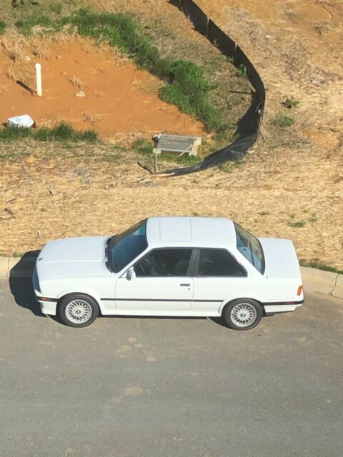 1991 White BMW 3-Series Coupe