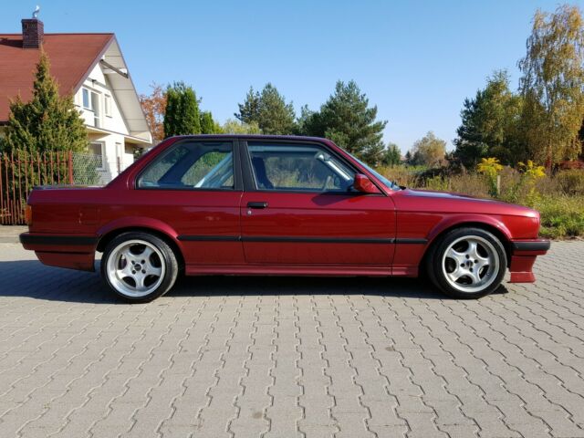 1990 Red BMW 3-Series Coupe