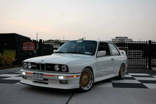1989 White BMW M3 Coupe