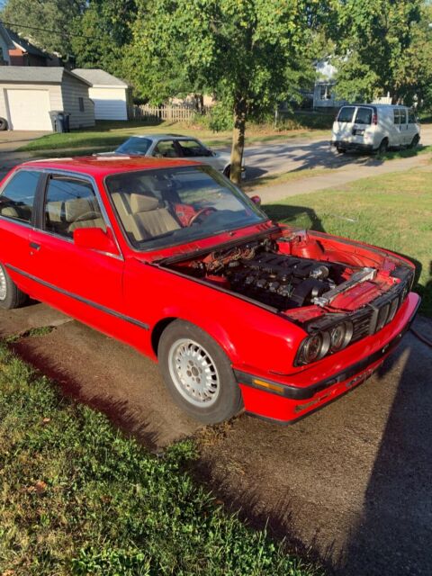 1986 Red BMW 3-Series Coupe