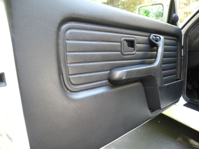 1989 White BMW M3 Coupe