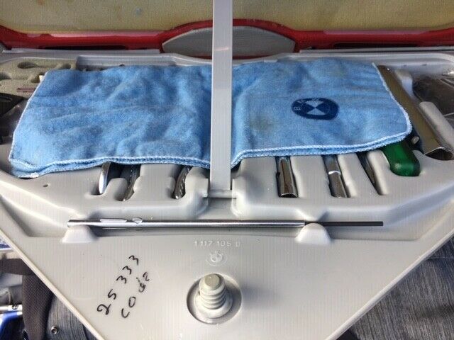 1988 red BMW 6-Series Coupe