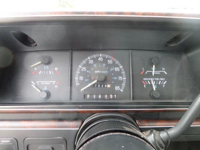 1990 Silver/Black Ford F-150 Standard Cab Pickup