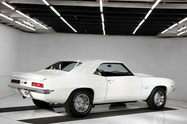 1969 White Chevrolet Camaro Hardtop