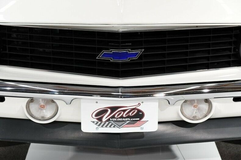 1969 White Chevrolet Camaro Hardtop