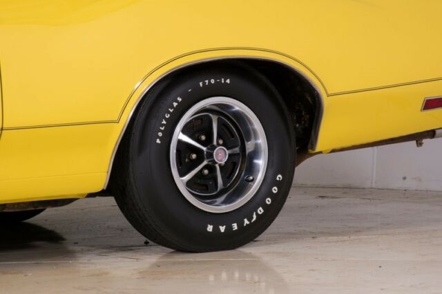 1970 Yellow Oldsmobile 442 Hardtop