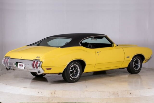 1970 Yellow Oldsmobile 442 Hardtop