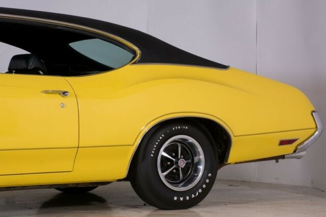 1970 Yellow Oldsmobile 442 Hardtop