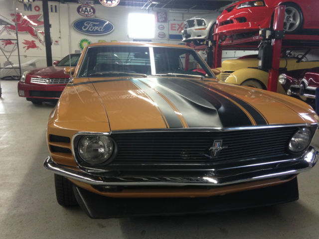 1970 METALLIC GOLD Ford Mustang