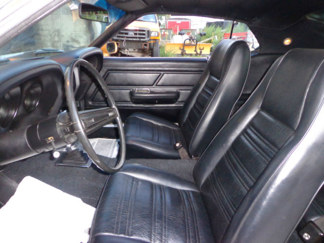 1970 METALLIC GOLD Ford Mustang