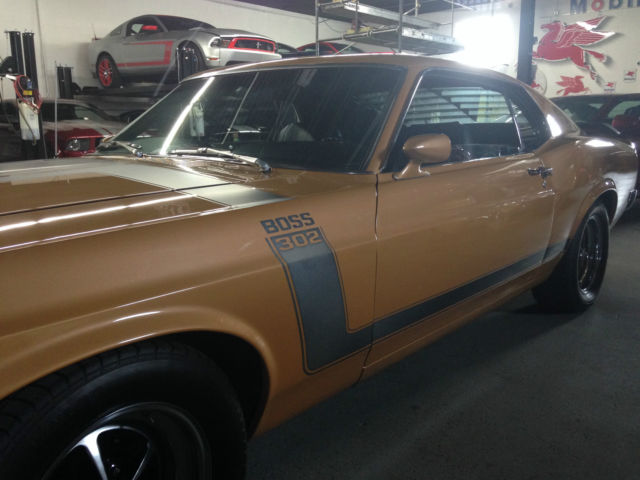 1970 METALLIC GOLD Ford Mustang