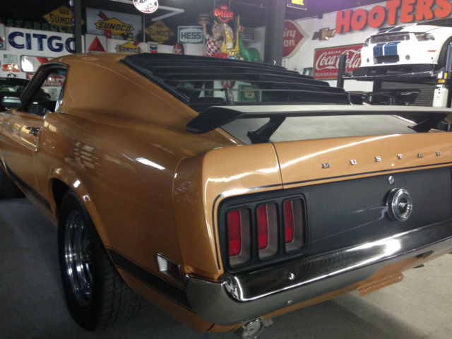 1970 METALLIC GOLD Ford Mustang
