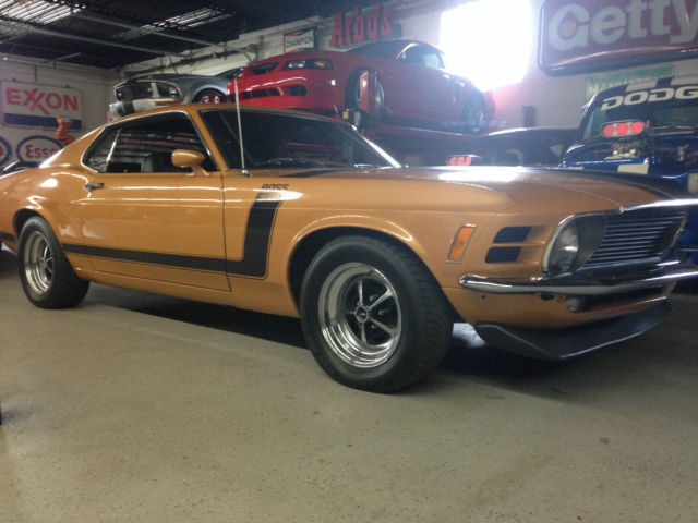 1970 METALLIC GOLD Ford Mustang