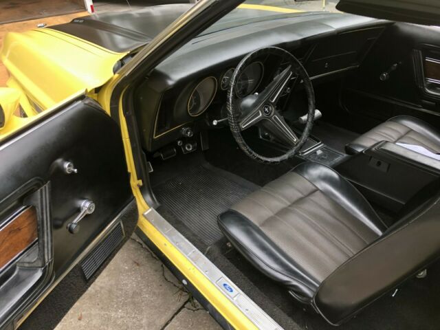 1971 Yellow Ford Mustang Fastback