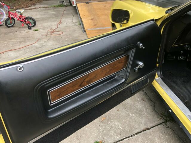 1971 Yellow Ford Mustang Fastback