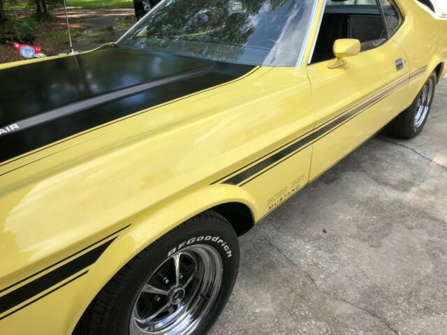 1971 Yellow Ford Mustang Fastback