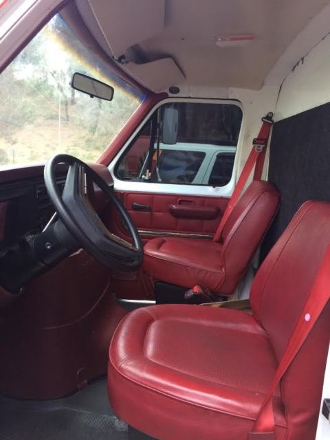 1991 White Ford E-Series Van Box Van