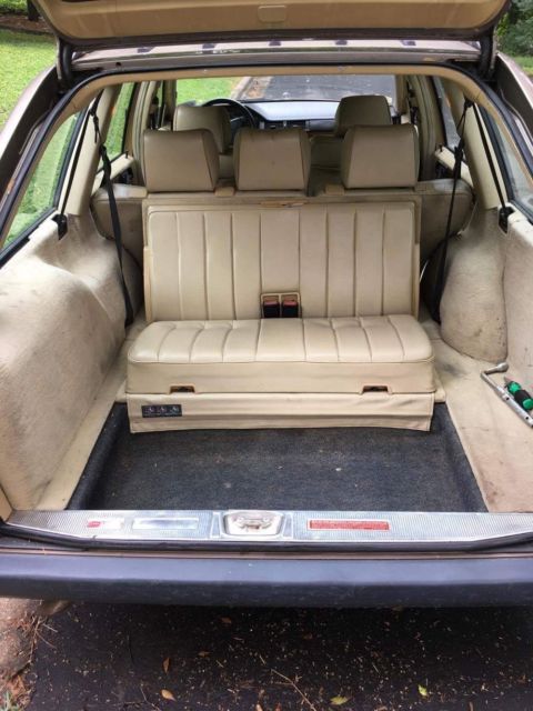 1992 Desert Taupe Metallic Mercedes-Benz 300-Series Wagon